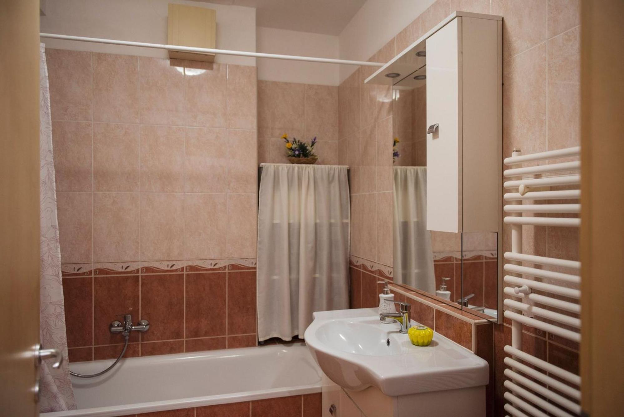 Inci Apartman Peçuy Dış mekan fotoğraf