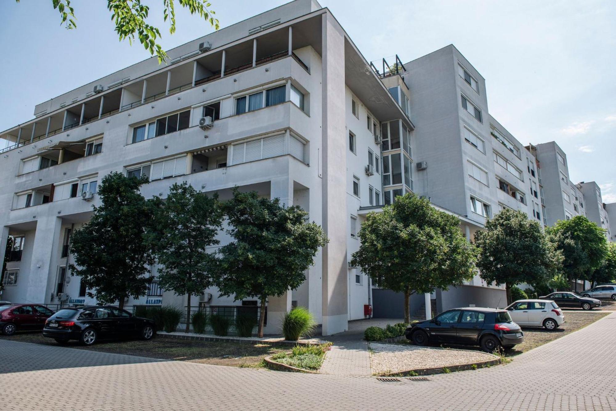 Inci Apartman Peçuy Dış mekan fotoğraf