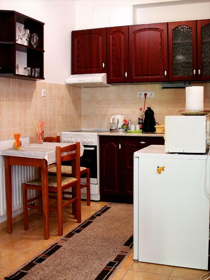 Inci Apartman Peçuy Dış mekan fotoğraf